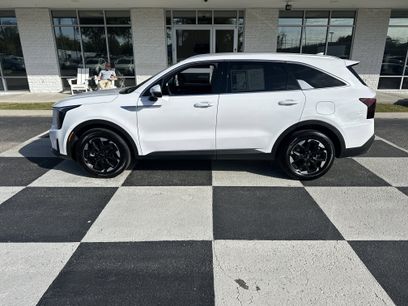 Used 2025 Kia Sorento S