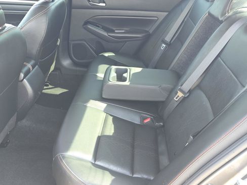 Used 2023 Nissan Altima 2.5 SR w/ SR Premium Package FWD image 19
