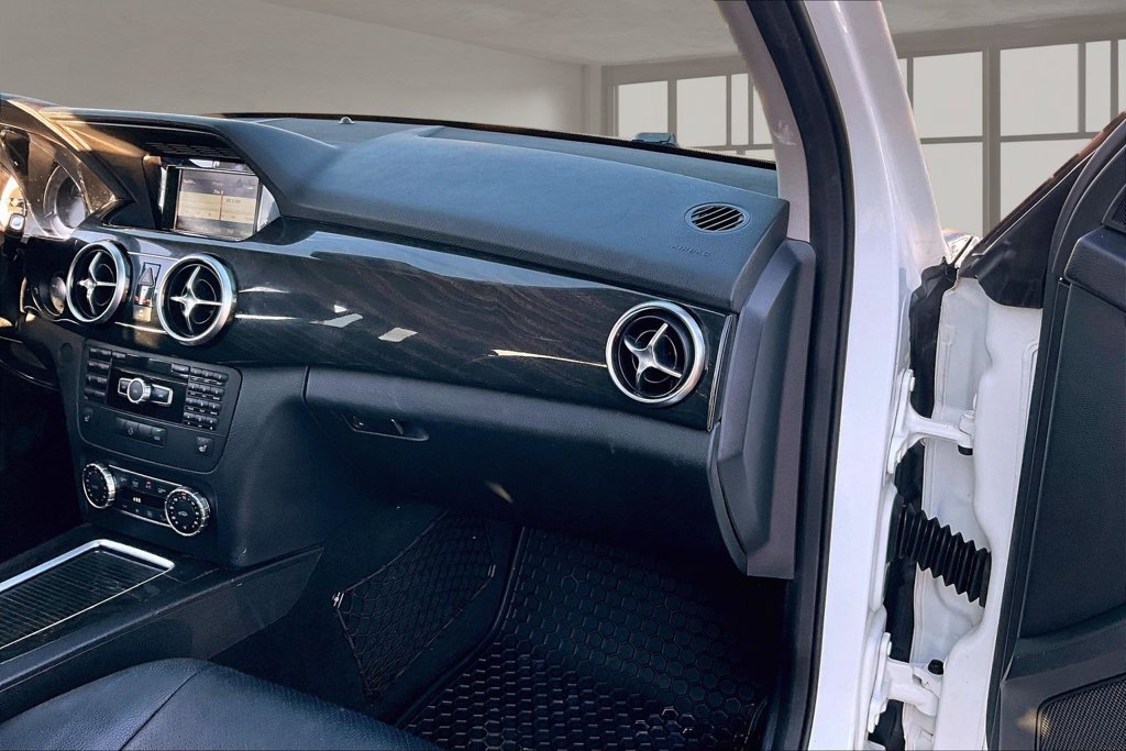 Used 2015 Mercedes-Benz GLK 350 4MATIC image 17