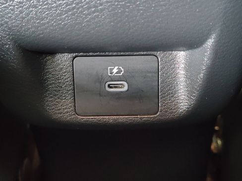 Used 2024 Nissan Versa SR FWD image 30