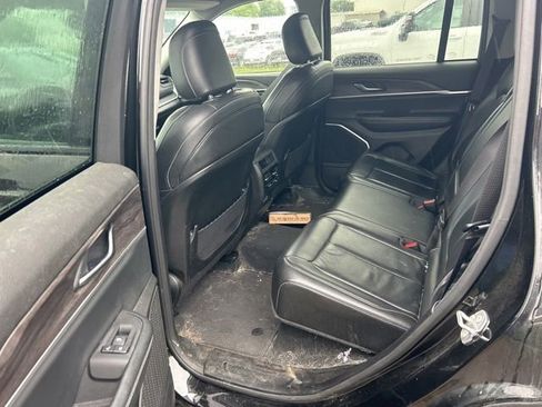 Used 2022 Jeep Grand Cherokee Limited AWD/4WD image 6