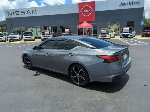 Certified 2023 Nissan Altima 2.5 SR FWD image 9