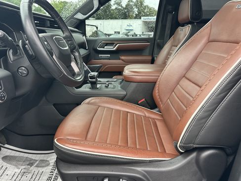 Used 2024 GMC Sierra 1500 Denali Ultimate AWD/4WD image 10