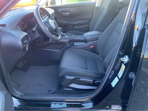 Used 2023 Honda HR-V LX image 10