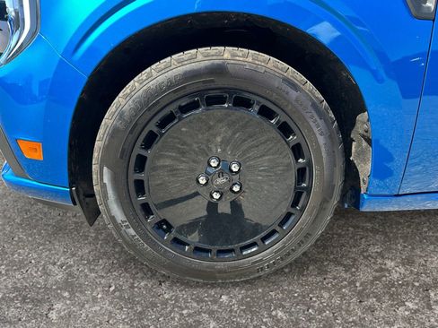 Used 2025 Ford Maverick Lobo image 8