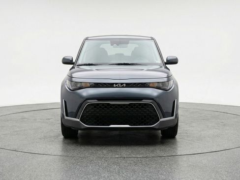 Used 2025 Kia Soul LX w/ LX Technology Package image 2