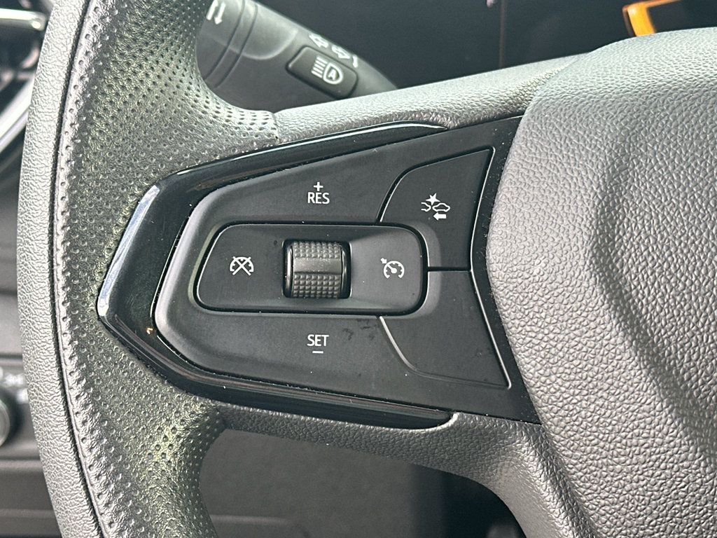 Used 2025 Chevrolet TrailBlazer LT FWD image 16