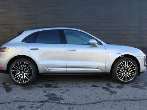 New 2026 Porsche Macan image 8
