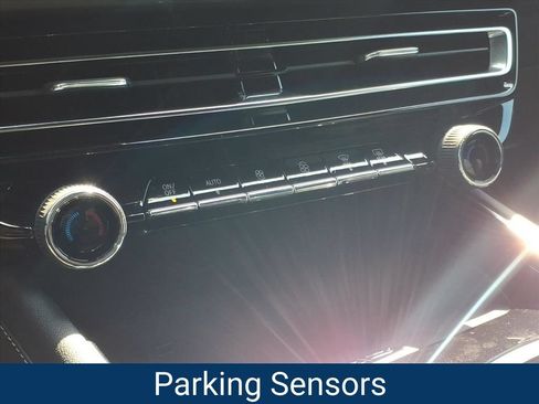 New 2026 Chevrolet Traverse LT w/ Driver Confidence Package FWD image 6