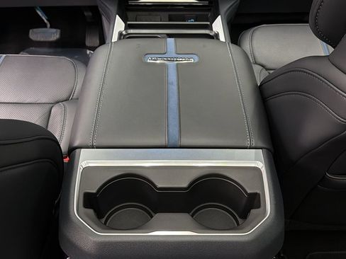 Used 2026 Ford F450 Platinum w/ FX4 Off-Road Package image 39