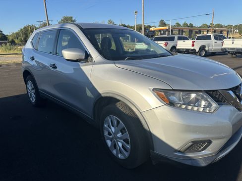 Used 2016 Nissan Rogue S AWD/4WD image 2