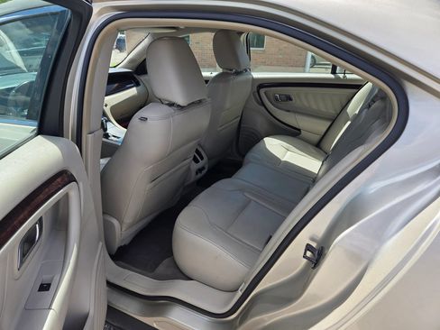 Used 2010 Ford Taurus Limited AWD/4WD image 18