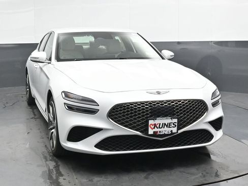 Used 2024 Genesis G70 2.5T image 5