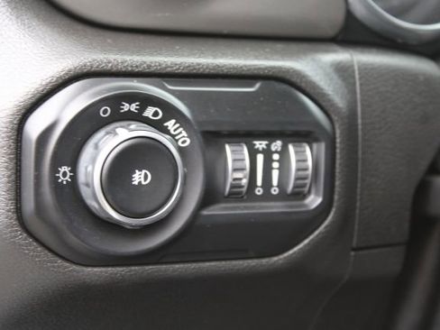 Used 2021 Jeep Wrangler Unlimited Sahara image 12