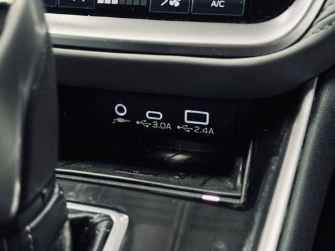 Used 2023 Subaru Outback Limited image 31