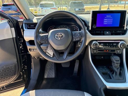 New 2025 Toyota RAV4 XLE image 19