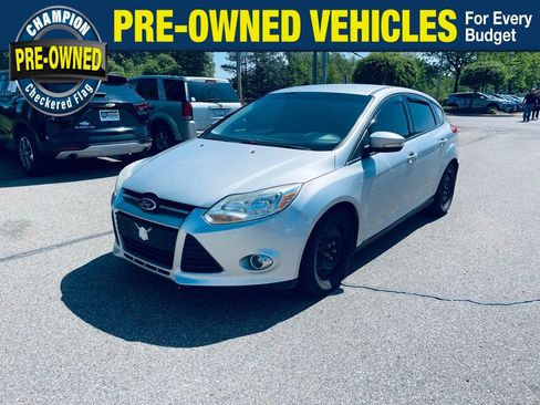 Used 2012 Ford Focus SE FWD image 1