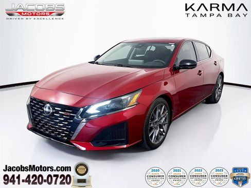 Used 2024 Nissan Altima 2.0 SR FWD image 1