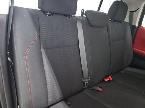 Used 2019 Toyota Tacoma SR5 AWD/4WD image 31