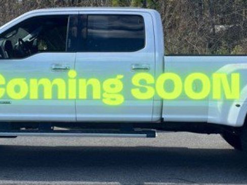 Used 2017 Ford F350 Lariat w/ Chrome Package image 4