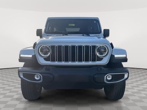 Used 2025 Jeep Wrangler Unlimited Sahara AWD/4WD image 2