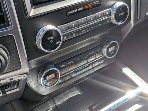 Used 2020 Ford Expedition Platinum image 25