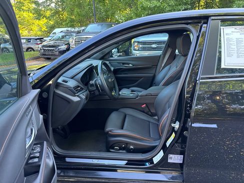 Used 2025 Cadillac CT4 Sport w/ Climate Package AWD/4WD image 11