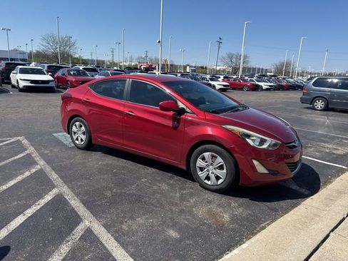 Used 2016 Hyundai Elantra SE image 6