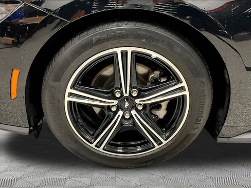 Used 2025 Ford Mustang Premium RWD image 33