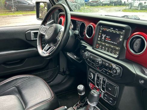 Certified 2022 Jeep Wrangler Unlimited Rubicon w/ Xtreme Recon 35" Tire Package image 36