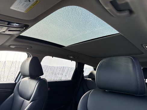 Used 2023 Hyundai Santa Fe SEL w/ Premium Package image 3