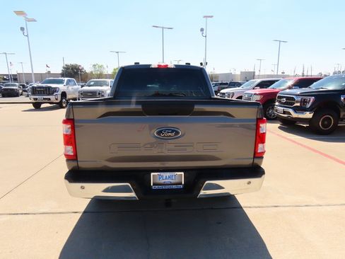 Used 2017 Ford F150 XLT w/ Equipment Group 302A Luxury image 13