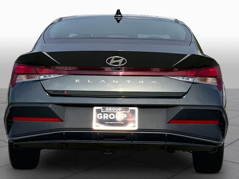 Used 2024 Hyundai Elantra SEL FWD image 5