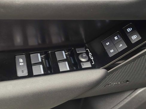 Used 2026 Land Rover Range Rover Velar Dynamic SE AWD/4WD image 18