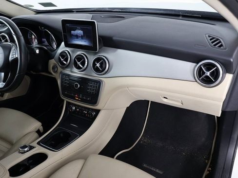 Used 2017 Mercedes-Benz GLA 250 image 9