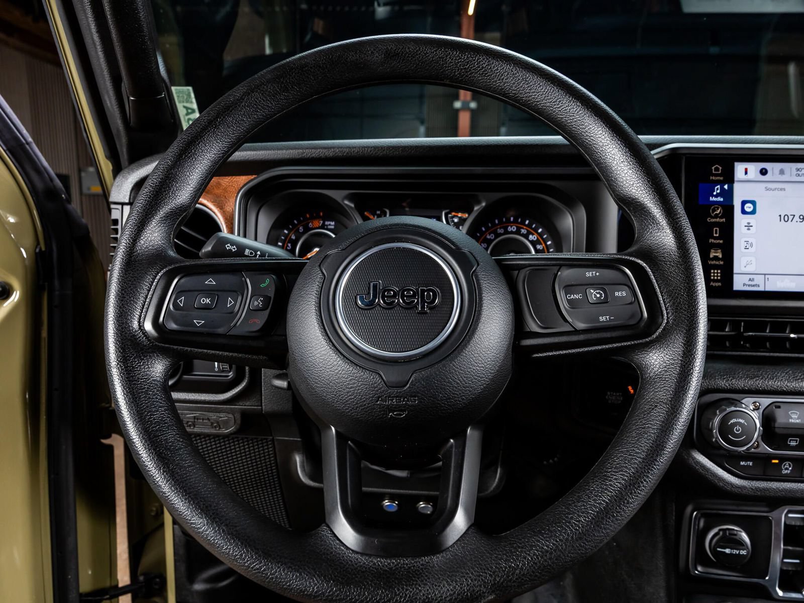 Used 2025 Jeep Wrangler Unlimited Sport AWD/4WD image 17