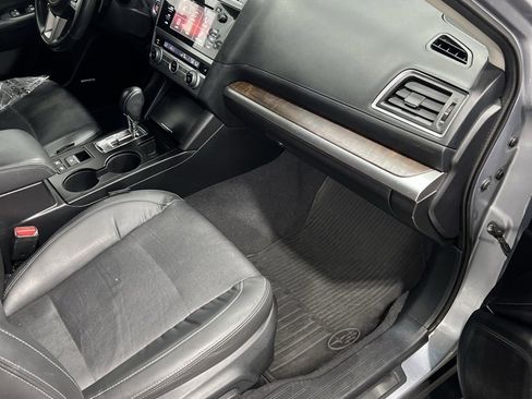 Used 2016 Subaru Outback 3.6R Limited image 18