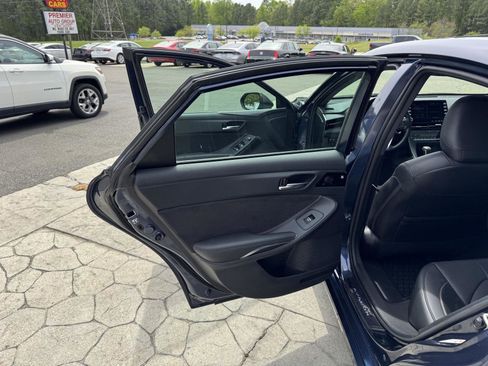 Used 2019 Toyota Avalon XSE w/ All Weather Liner Package image 8
