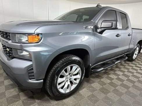 Used 2019 Chevrolet Silverado 1500 Custom w/ Custom Value Package AWD/4WD image 7