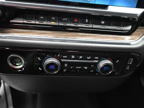 Used 2024 Chevrolet Silverado 1500 LT AWD/4WD image 14