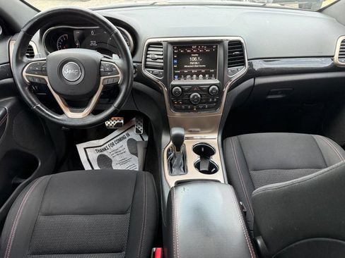 Used 2016 Jeep Grand Cherokee Laredo 75th Anniversary AWD/4WD image 8