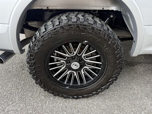 Used 2018 Ford F150 Lariat w/ Equipment Group 502A Luxury AWD/4WD image 22