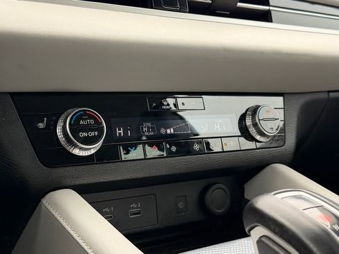 Used 2023 Mitsubishi Outlander SEL FWD image 35