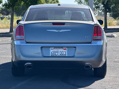 Used 2012 Chrysler 300 RWD image 5