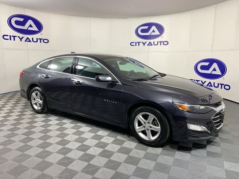 Used 2023 Chevrolet Malibu LT image 1