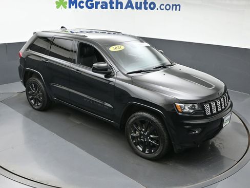 Used 2021 Jeep Grand Cherokee Laredo X image 3