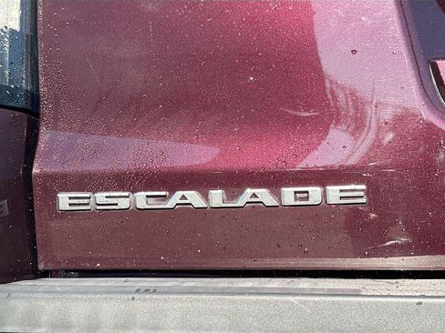 Used 2017 Cadillac Escalade Premium Luxury image 11