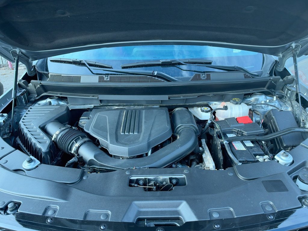 Used 2026 Chevrolet Traverse RS FWD image 32