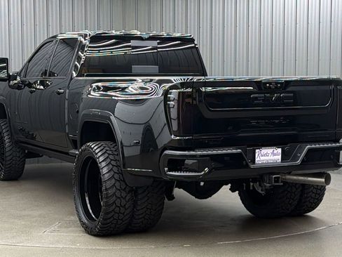 Used 2026 GMC Sierra 3500 Denali Ultimate AWD/4WD image 3