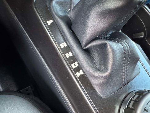 Used 2022 Ford Bronco Black Diamond image 38